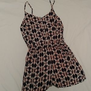 Super cute romper!